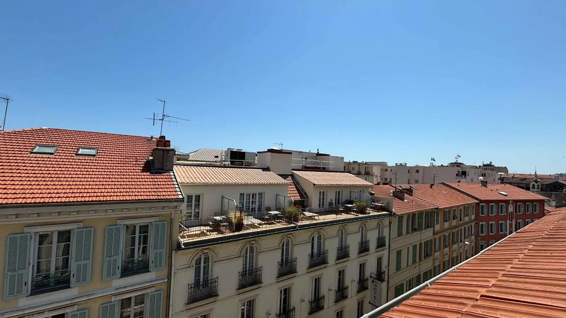 Apartment Bright Studio Near The Beach Of Nice France